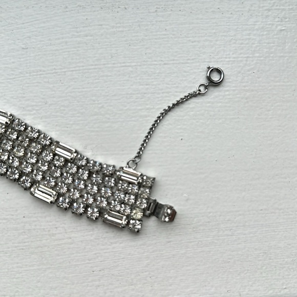 Vintage Weiss Bracelet - Picture 3 of 4